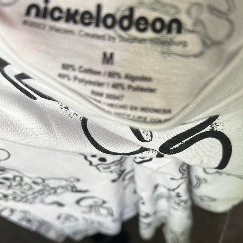 brand new medium spongebob crop